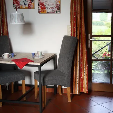 Tolles In Bleyberg Mit Garten アパート